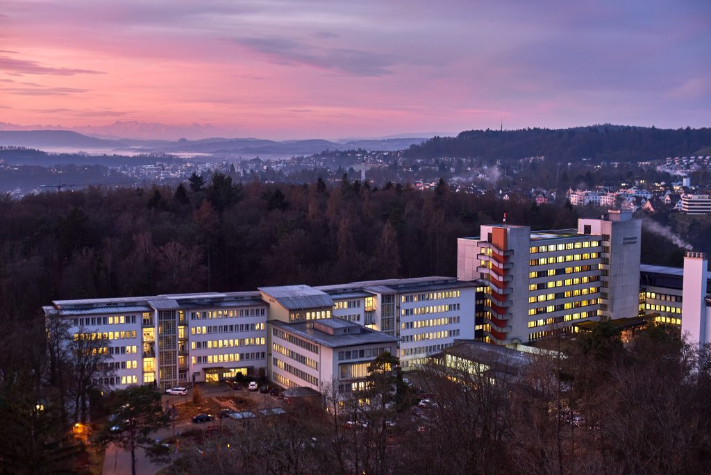 Kantonsspital bei Nacht, Geissberg